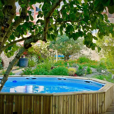 Cote Jardin 3* Sainte-Suzanne (Mayenne)